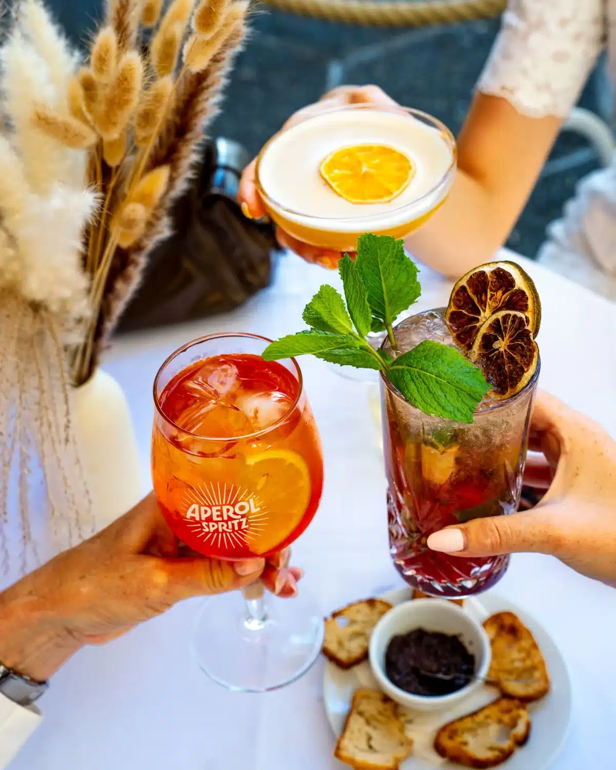 Spritz et cocktails à l'apéritif chez NŌVA